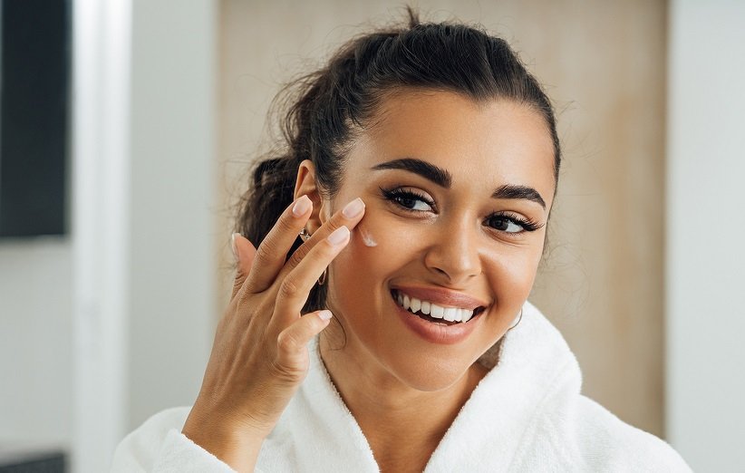 Perle et Soie woman with a perfect skin