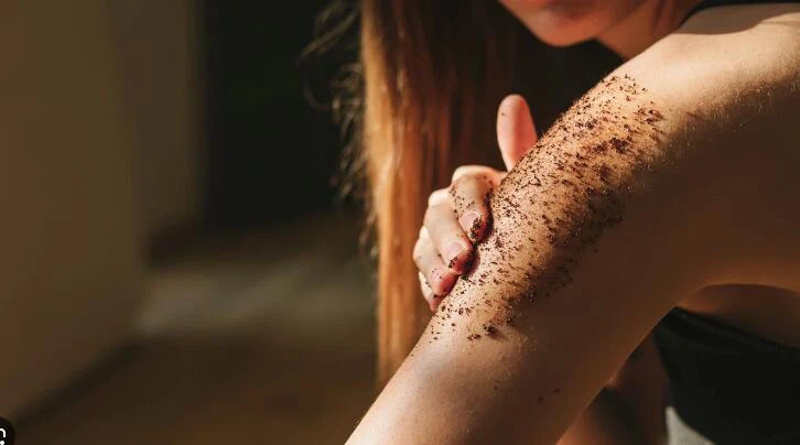 Perle et Soie اسکراب بدن برای آمادهسازی پوست قبل از برنزه شدن